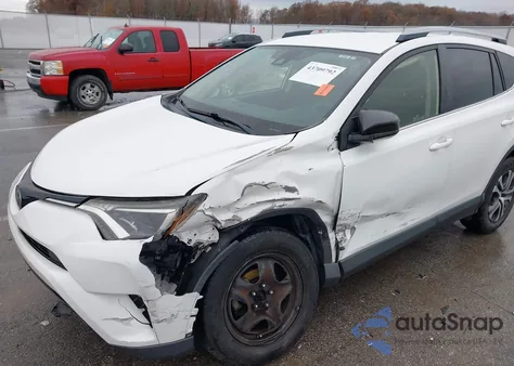 2017 Toyota Rav4 Le из США, поврежденный, VIN JTMZFREVXHJ702699